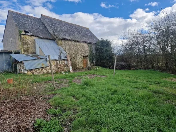 Terrain constructible 595m² avec grange