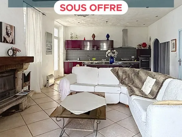 A VENDRE EN EXCLUSIVITÉ ! Vidauban : 117 m² de charme + 70 m² de garage, proche des commodités à pie