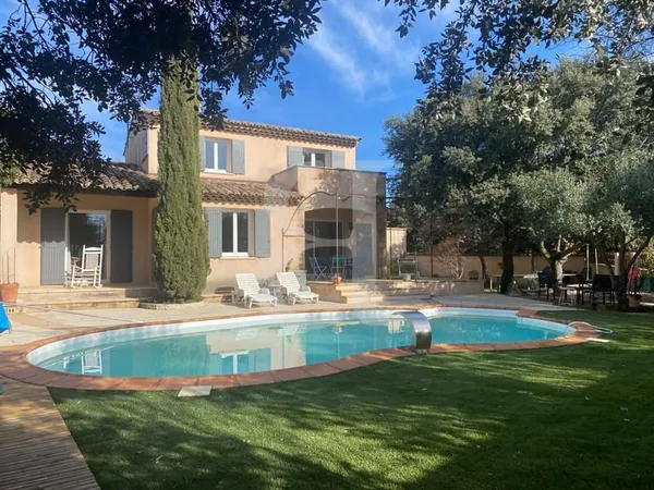 Villa avec piscine dans la région de Grignan.