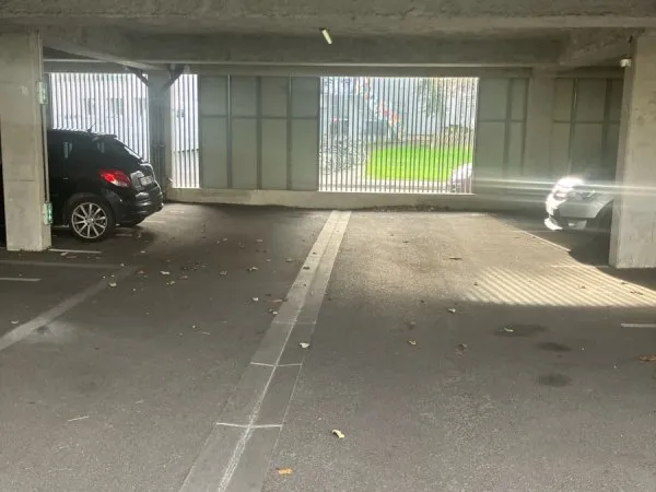 Loue parking 13m²