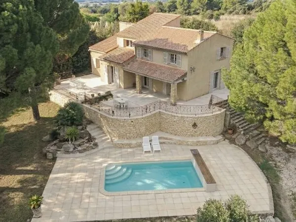Maison 6 pièces 210 m²