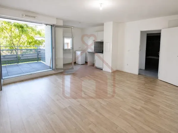 IVRY SUR SEINE - APPARTEMENT 2 PIÈCES - AVEC TERRASSE