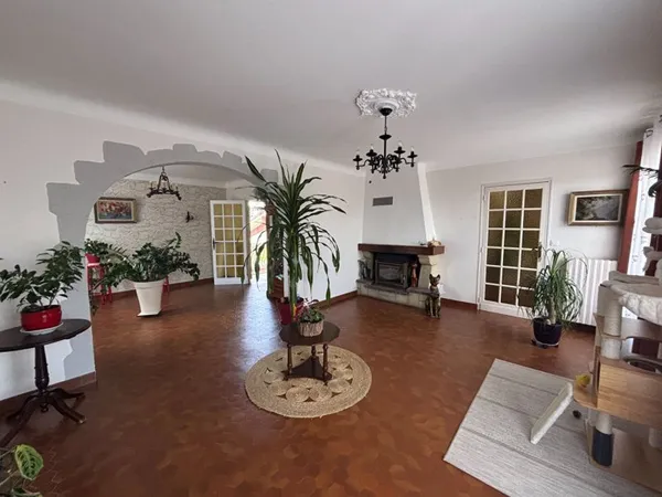 Maison 7 pièces 250 m²