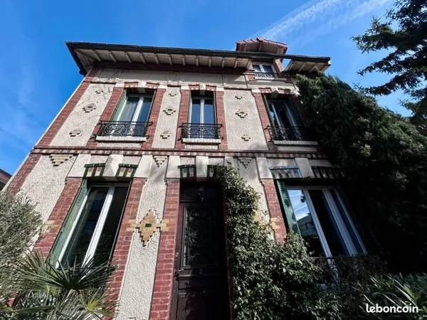 Maison familiale au calme, à deux pas des transportss