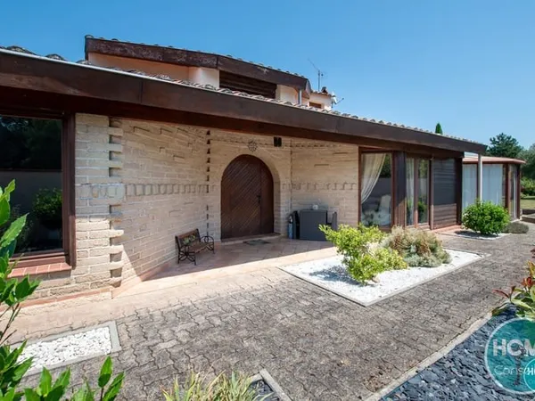 Maison T6 terrain 2500 m2