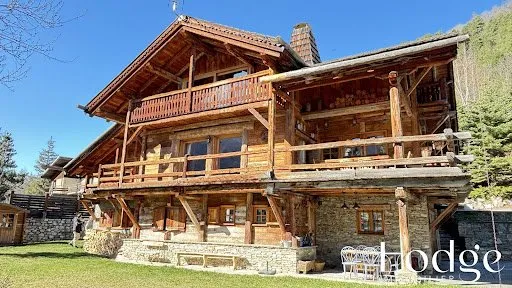 Chalet 6 pièces 250 m²