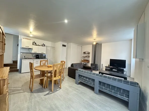 Maison de Village de 80m2 Habitable rénovée avec garage non