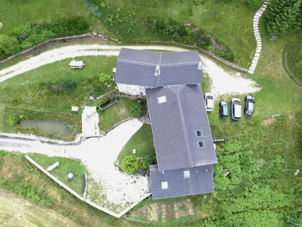 grande demeure en pierre rénovée avec gîte indépendant. Nature, calme et authenticité