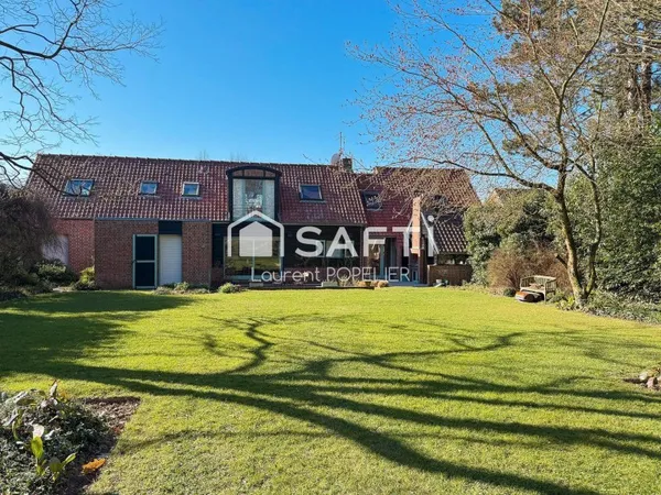Vaste et magnifique maison au coeur du village de Ennetières-en-Weppes