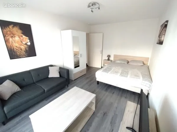 T1 meublé 30 m² - Cuisine séparée - Balcon - Charges comprises - Disponible immédiatement