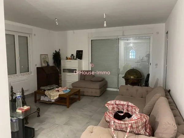 **À Vendre : maison de plus de 200 m² à Cazaux**