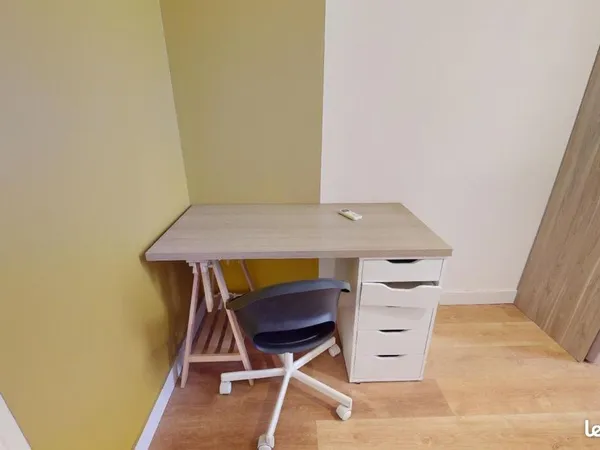 Chambre 6 pièces 120 m²