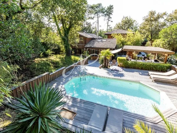 Villa avec piscine à pied de la plage