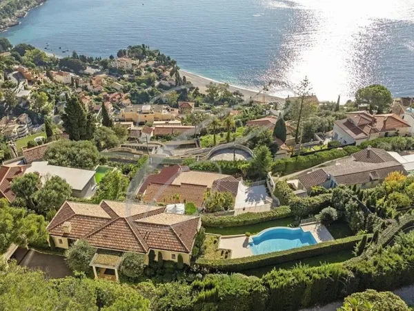 ROQUEBRUNE CAP MARTIN - LUXUEUSE VILLA