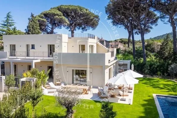 Villa tropézienne rénovée, charme authentique