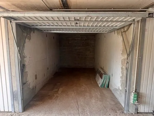 Garage fermé à vendre - Bâtiment sécurisé