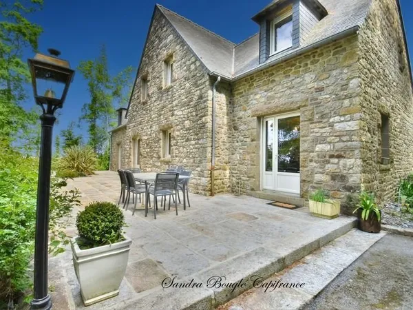 Propriété à vendre 12 pièces BALAZE (35)