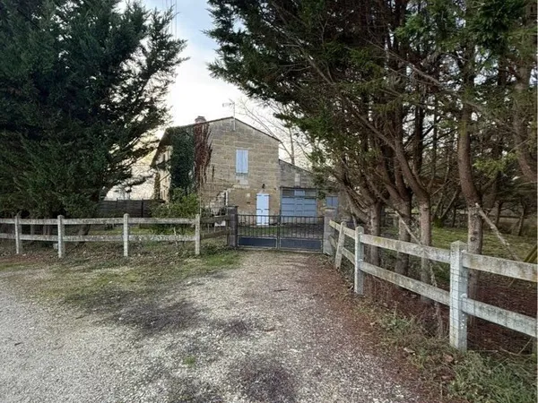 Maison T3 + grange 150 m² + 3 ha - idéal artisan / stockage / activité