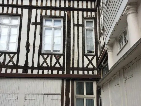 Beau F1BIS meublé Rue Saint Patrice avec parking