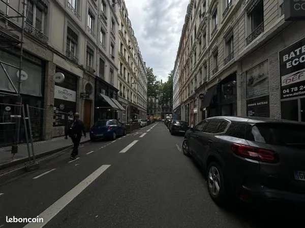 Commerce beauté/coiffure 56 m²