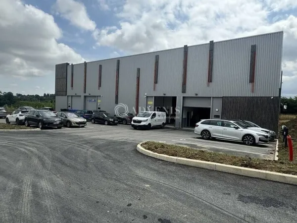 Local d'activité 1756 m²
