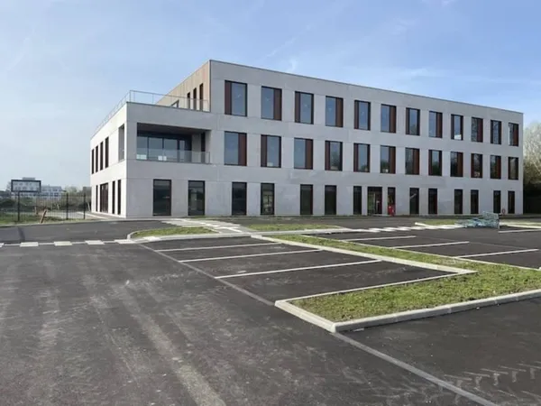 Bureau 1680 m²