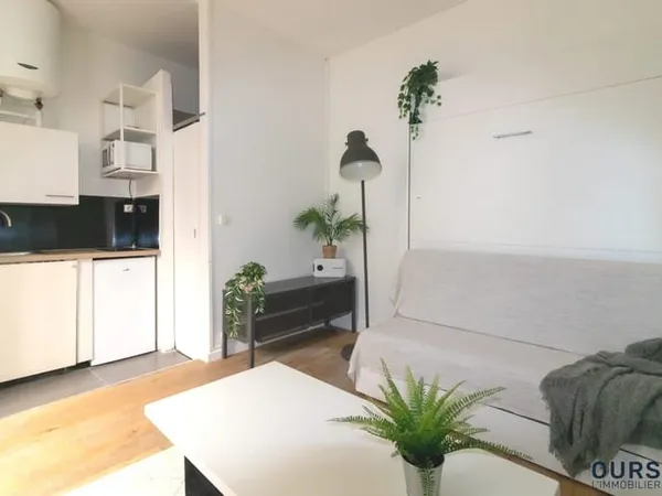 Un studio très fonctionnel au pied du métro à PARIS 18ème