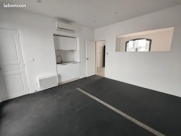 Bureau 105 m²