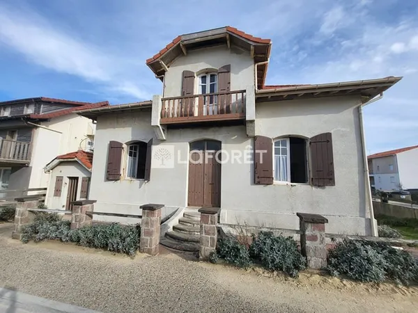 Maison divisée en 8 appartements Mimizan Plage