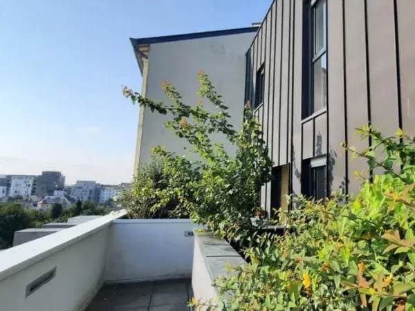 Duplex T4 BBC 2013 lumineux avec terrasse et garage - proche de la gare, Rennes