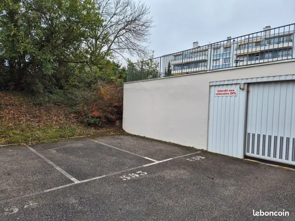 🚗 Parking Sécurisé - 5 min Gare Deuil-Montmagny