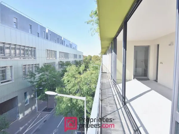 Appartement 3 pièces 66,03 m² Carrez avec 18 m² de jardin d'hiver et 8 m² de balcon filant