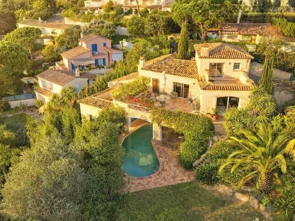 Maison 6 pièces 316 m²
