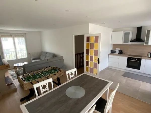 Chambre lumineuse dans une charmante maison à Angers