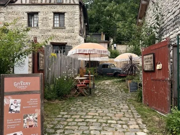 Galerie d'Art / Boutique Éphémère ? Emplacement Giverny