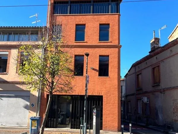 Immeuble commercial et bureaux en monopropriété