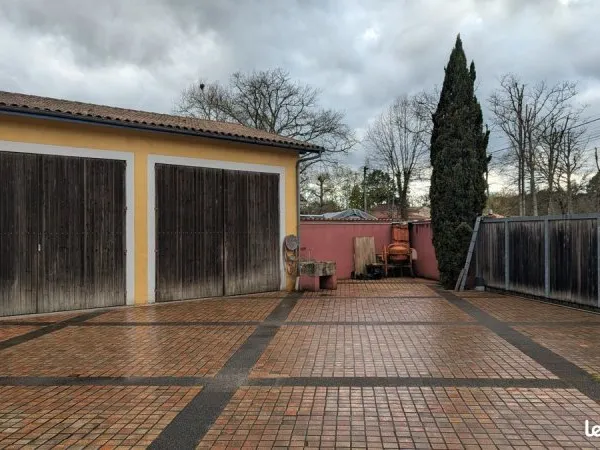 Garages à louer à Saint Selve