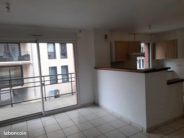 F2 centre ville avec ascenseur