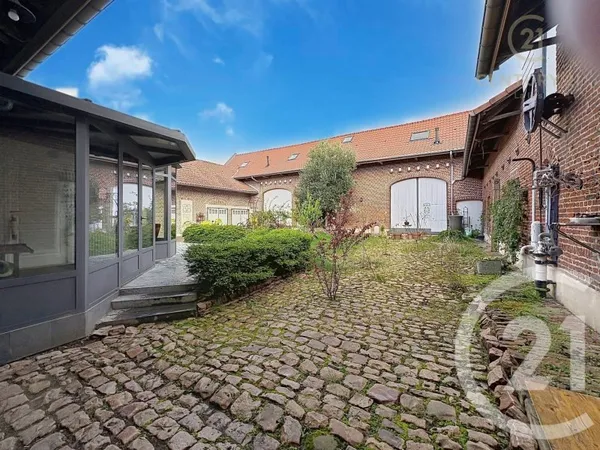 Maison 9 pièces 239 m²