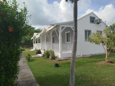 SAINT FRANCOIS anse a la barque MAISON avec 671 m2 de terrain310000€
