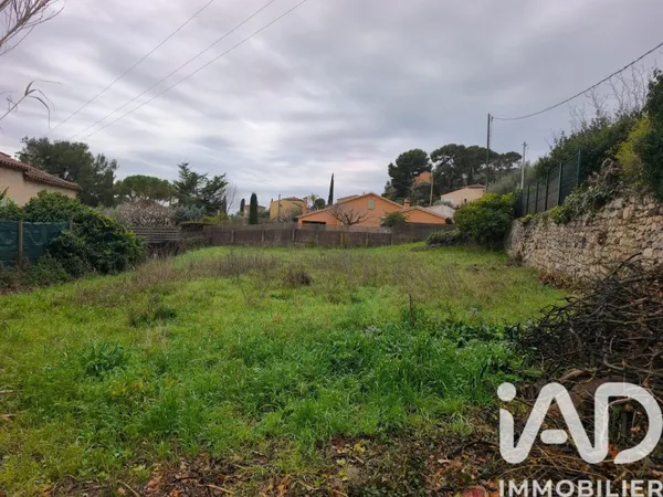 Terrain 553 m²