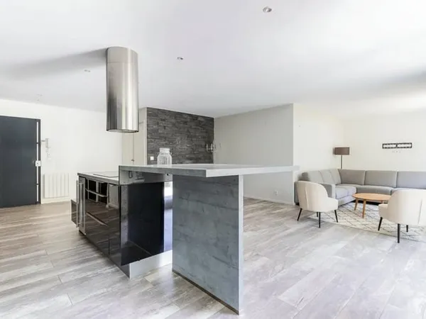 4 Pièces ,Centre-Ville, Jardin de 150m², Aucun travaux à prevoir!