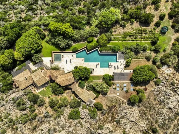 Suartone, villa 4 chambres, vue mer, piscine chauffée, proche plage de Rondinara