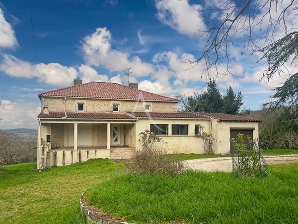 À vendre ? Maison familiale en pierre à la campagne