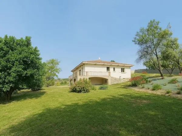 Villa 7 pièces 180 m²