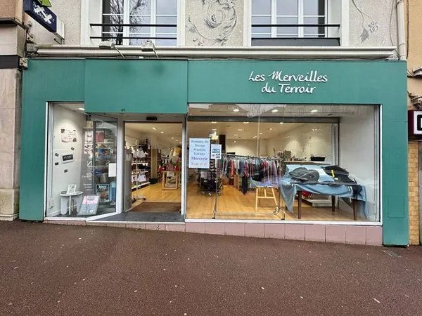Local commercial 93 m²