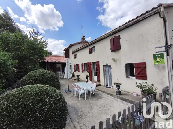 Maison 7 pièces 235 m²