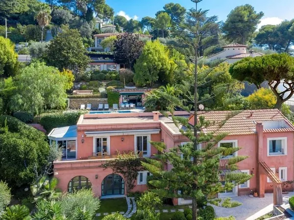 Maison 5 pièces 300 m²