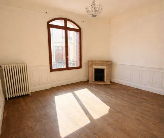 F2 rénové 43 m² - Quartier de France - 600 CC