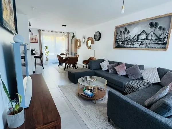 Maison de ville à louer 4 chambres avec jardin - Nanterre RER A